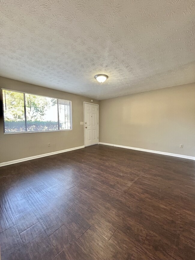 Building Photo - 8798 Pinon Dr