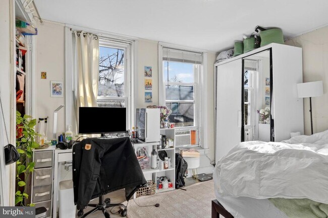 Building Photo - 4058 Irving St