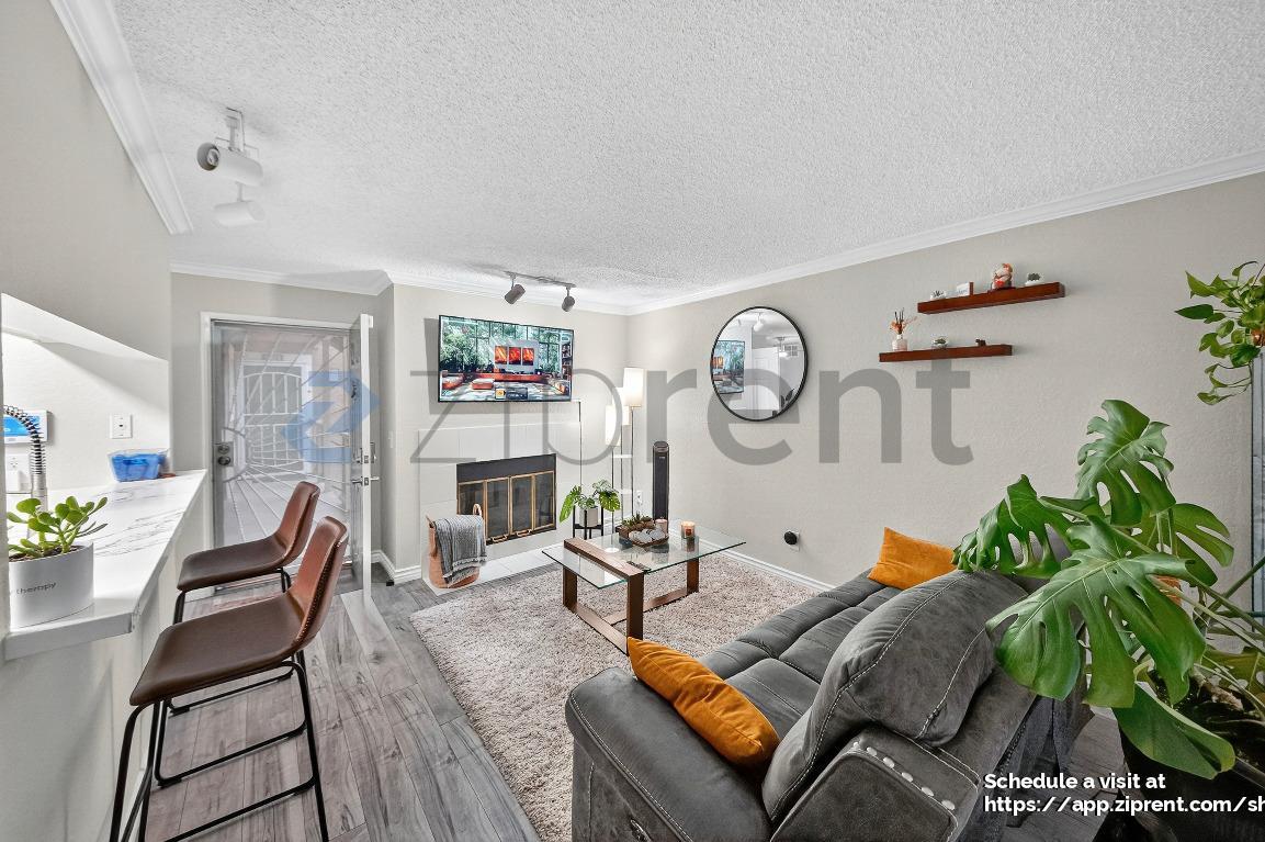 Building Photo - 10655 Lemon Ave