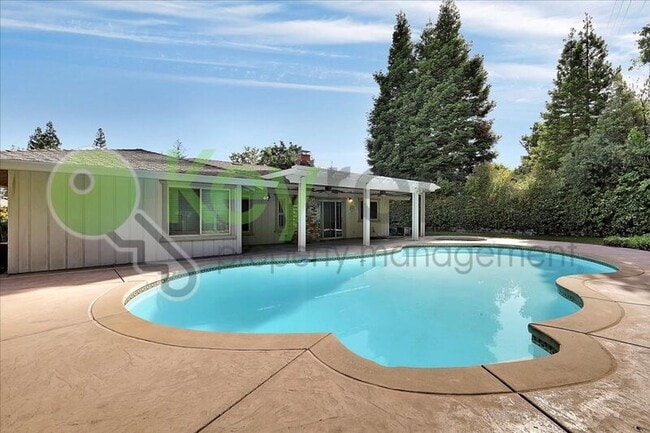 Building Photo - 304 Diamond Oaks Rd