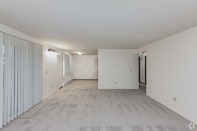 2BR, 1BA - 1,024 - Living Room - White House Apartments