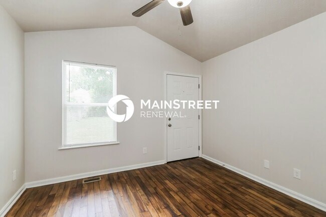 Building Photo - 3 Bedroom Pet-Friendly Home in Louisville,...