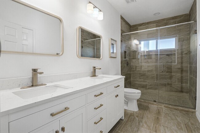 Building Photo - 304 Milby St