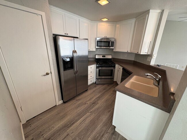 Building Photo - Cozy 3 Bed 2 Bath Home in Brentwood