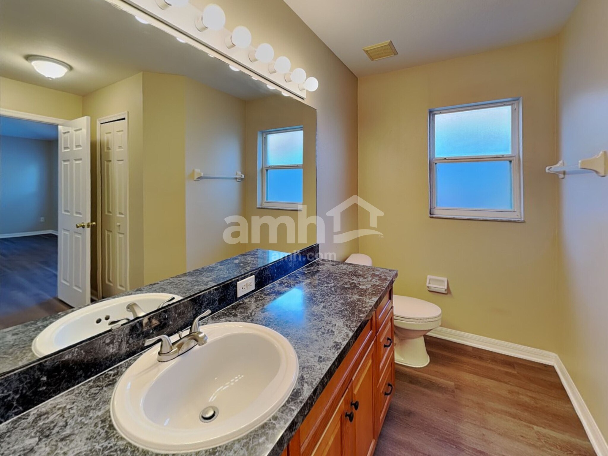 Building Photo - 214 Strada Dr