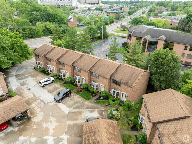 Building Photo - Creeks of Montgomery