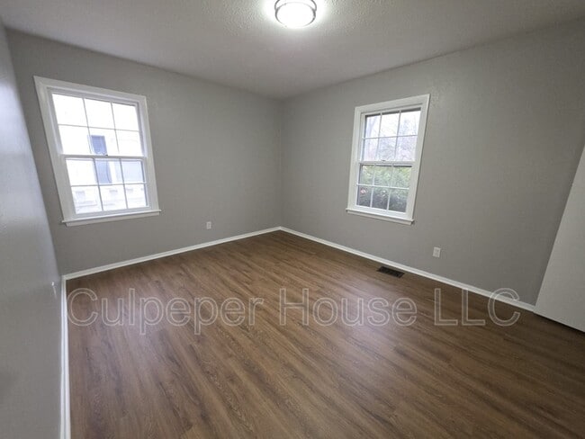 Building Photo - 3238 Van Fleet Pkwy