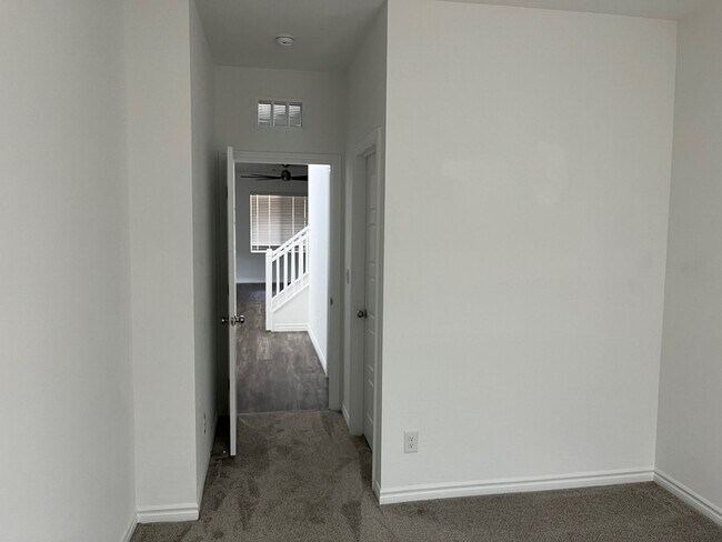 Building Photo - 4822 Spanish River St