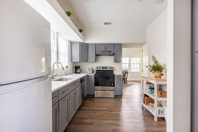 Building Photo - 1023 E Broad St