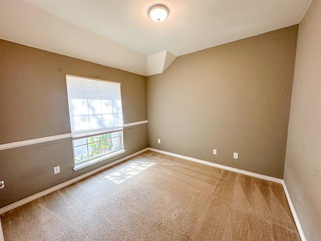 Building Photo - 1715 Nestledown Dr
