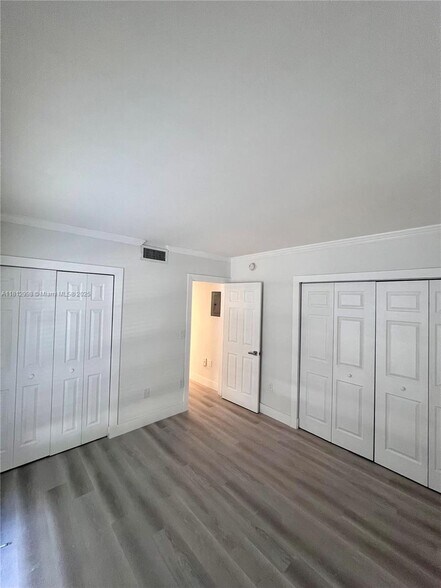 Building Photo - 290 Sunrise Dr