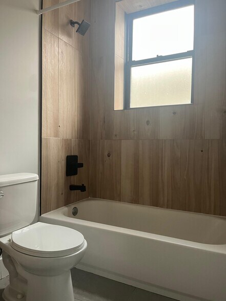 Building Photo - 162 Ocean Ave