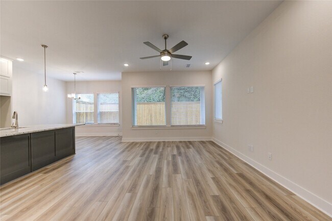 Building Photo - 16032 Mason Run Dr
