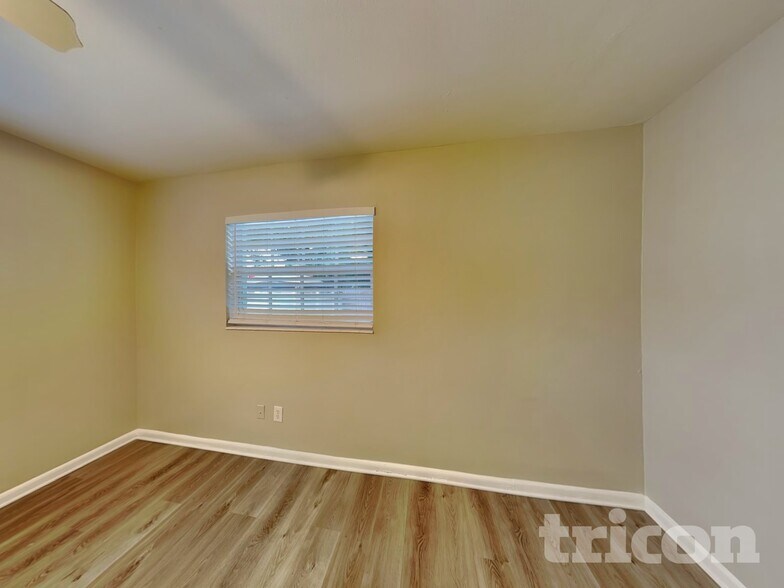 Building Photo - 616 Leisure Ave