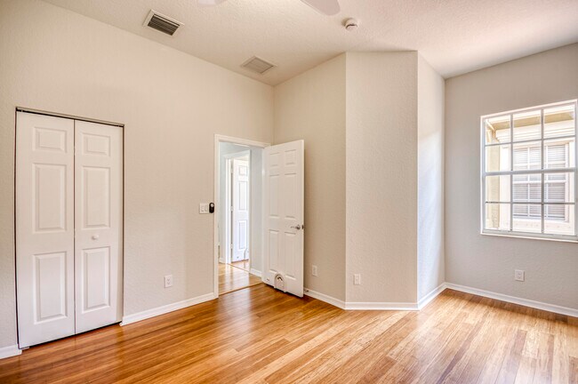 Building Photo - 4871 Bonsai Cir