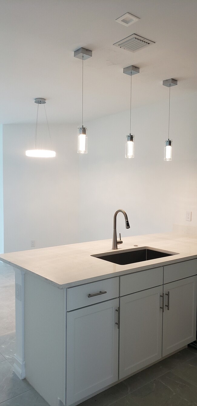 Building Photo - 7569 Carnegie Way