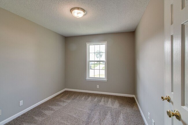 Building Photo - 1126 Timothy Ave