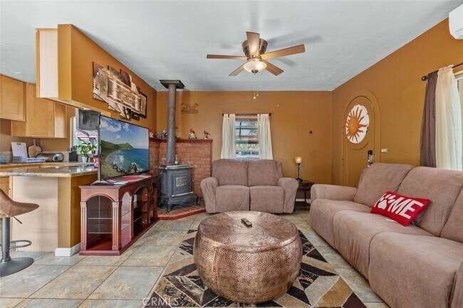 Building Photo - 1716 Cedar St