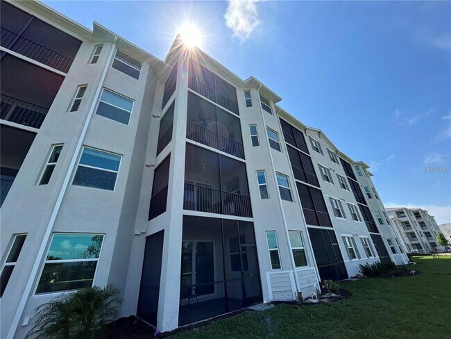 Building Photo - 12240 Wellen Golf St