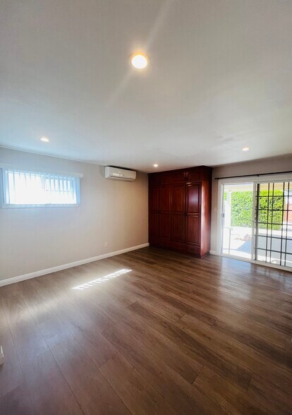 bed 3 - 12542 Menlo Ave