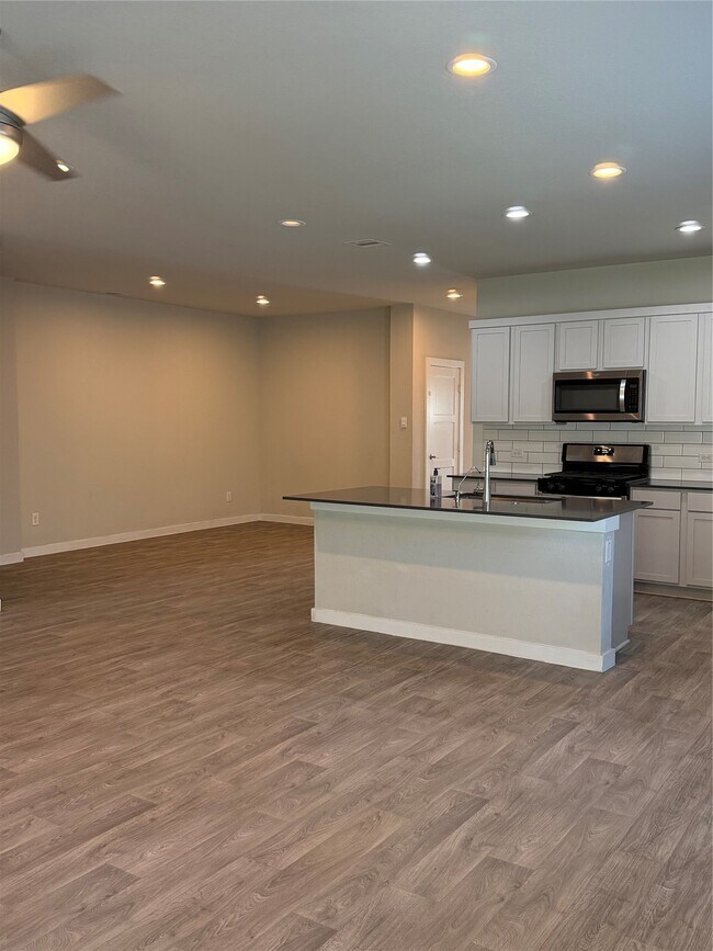 Building Photo - 12378 New River Trl
