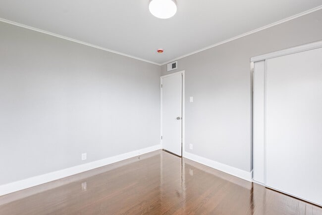 Building Photo - 4677 W 84th Pl