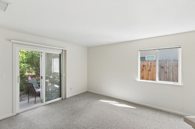 Building Photo - 3 Bedroom in Mace Ranch
