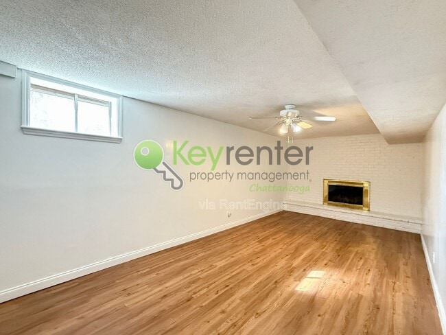 Building Photo - 1300 Highcrest Dr