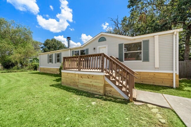 Building Photo - 16482 Pisces Rd