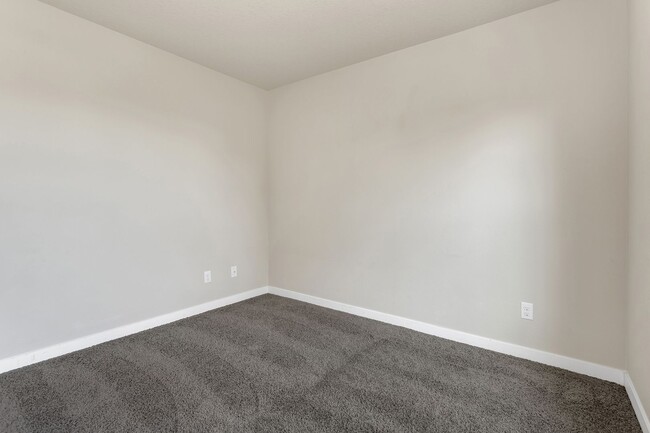 Building Photo - Spacious 4BR/3BA in Beaverton