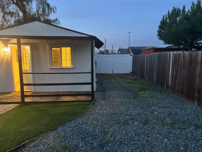 Building Photo - Private Detached ADU for Rent – $1,750/Month (Utilities + WiFi Included!)