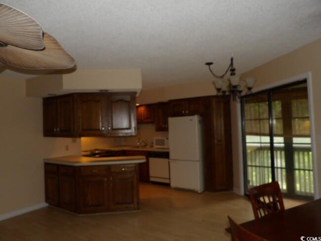 Building Photo - 4286 Pinehurst Cir