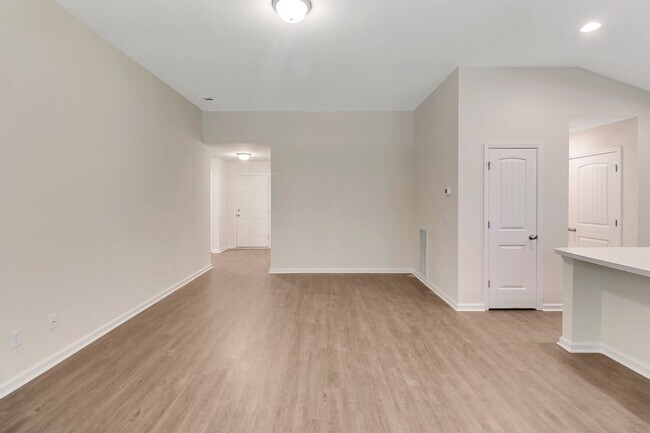 Building Photo - Hartford - Statesboro 3 Bed 2 Bath - Arbor Floor Plan