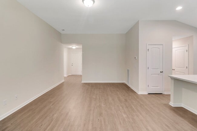 Building Photo - Hartford - Statesboro 3 Bed 2 Bath