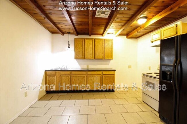 Building Photo - 801 E Halcyon Rd