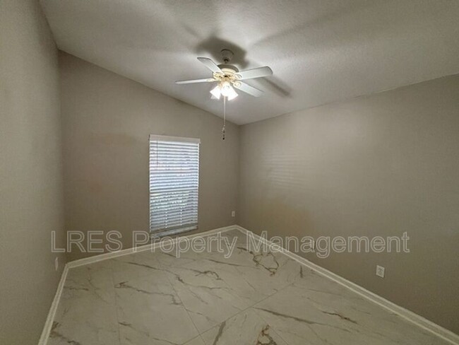 Building Photo - 1028 Kerwood Cir