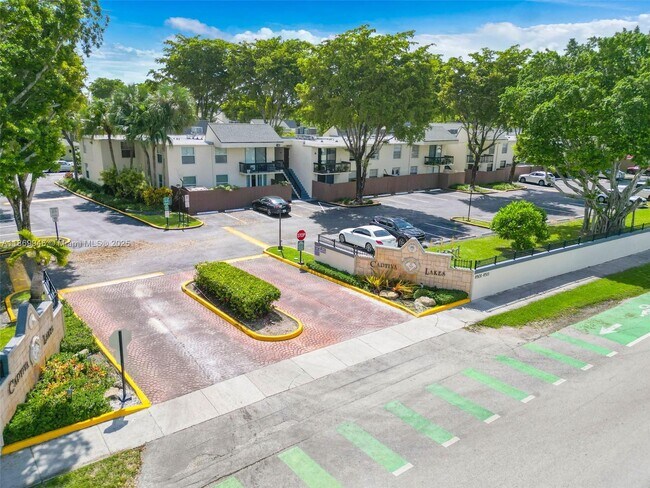 Building Photo - 8307 SW 142nd Ave