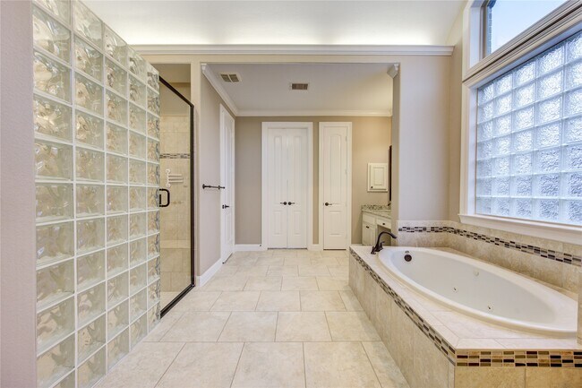 Building Photo - 4711 Derbywood Glen Ln
