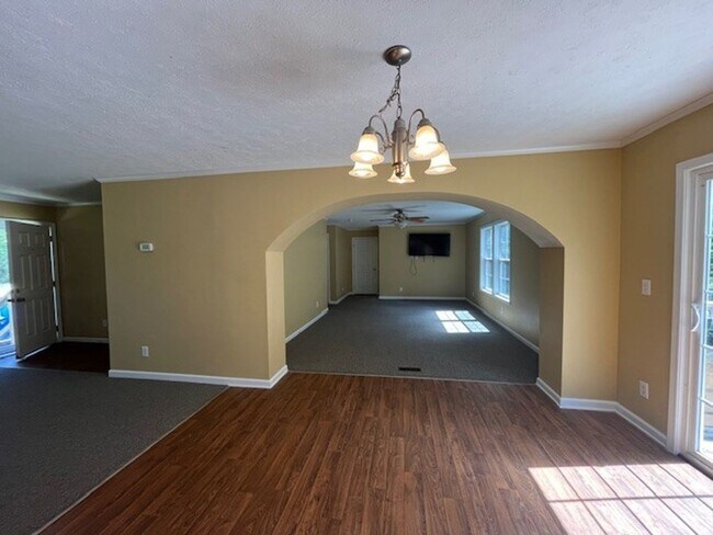 Building Photo - Spacious 3 bedroom 2 bath home in Leland