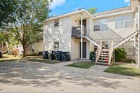 Building Photo - 2224 Katy Ln