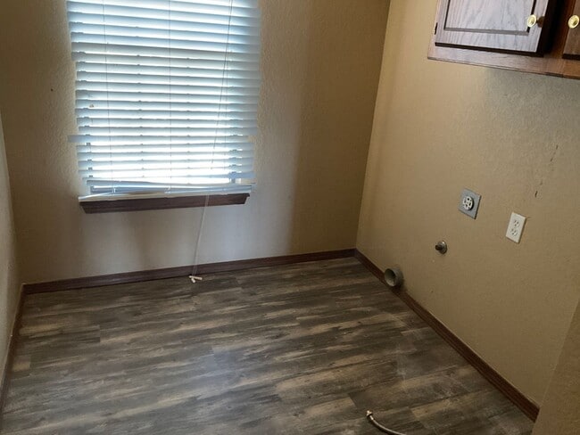Building Photo - 1709 La Cruz Ave