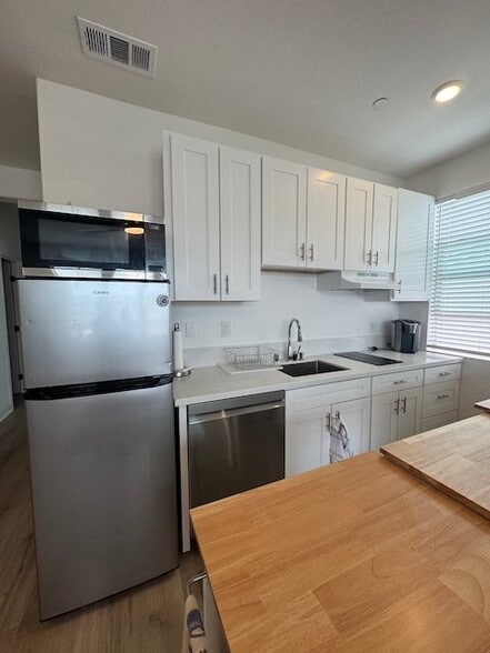 Building Photo - 283 Hadley Wy