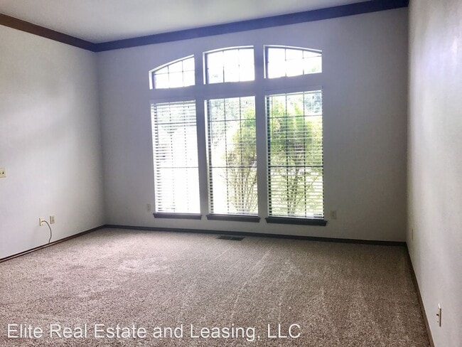 Building Photo - 3 br, 2 bath House - 10604 N. MAJOR AVE