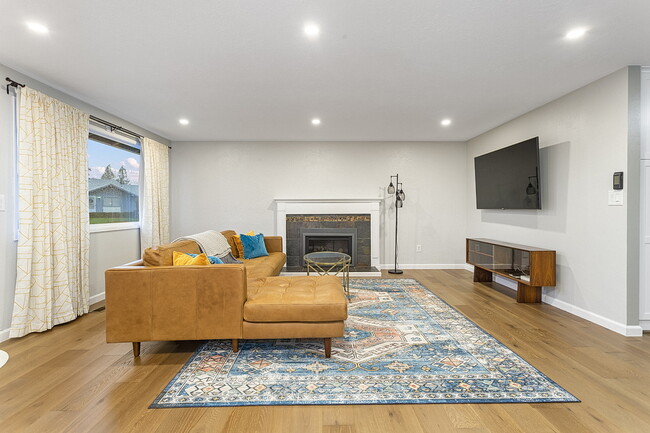 Building Photo - 12318 SE 67th Ct