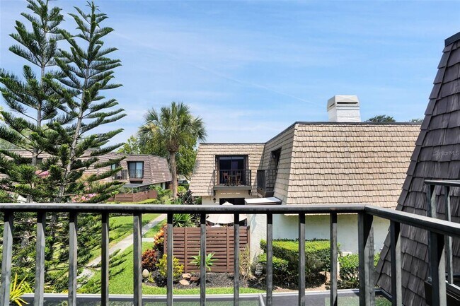 Building Photo - 15217 W Pond Woods Dr