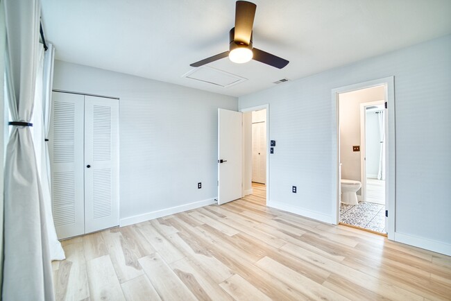 Building Photo - 11912 Cypress Hill Cir