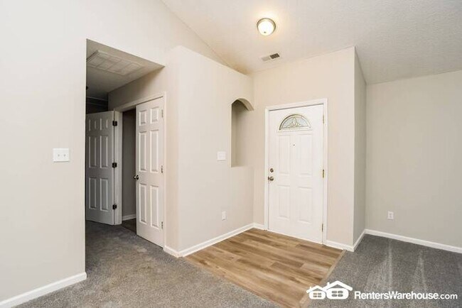 Building Photo - Nice 3 bedroom 2 bath