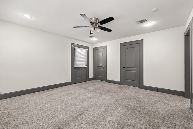 Building Photo - 10054 Cedardale Dr