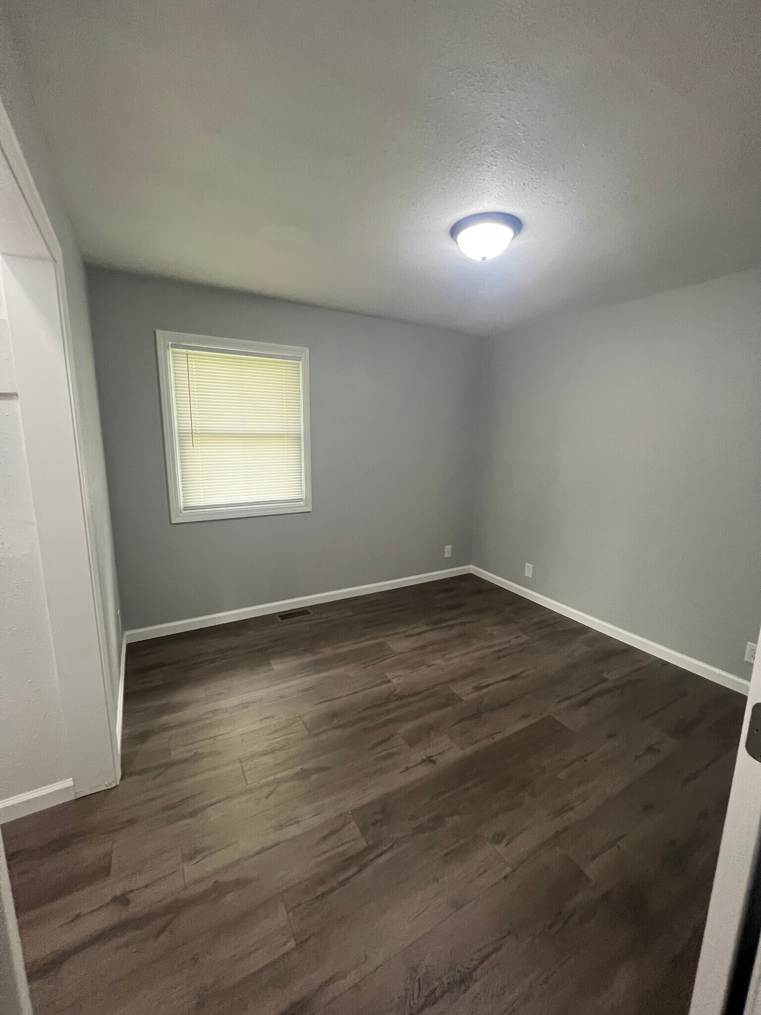 Bed 1 - 110 Watt Ave