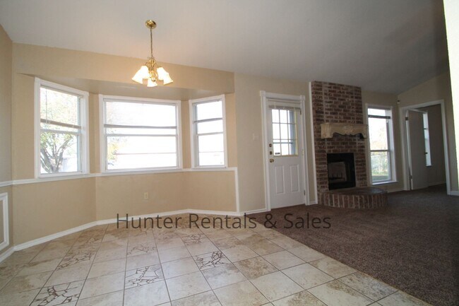 Building Photo - Comfortable 3-Bedroom Home in the Stratfor...